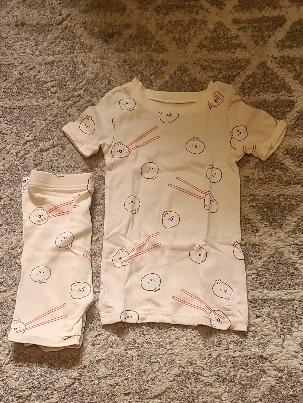 10 for $25 - Old Navy Girls 5T Beige Dumpling Pajama Set - Shorts & T-Shirt